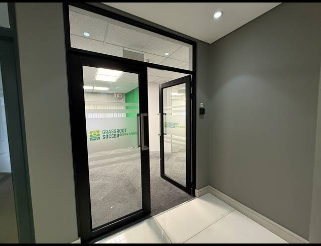 164M² OFFICE TO LET IN PARKTOWN